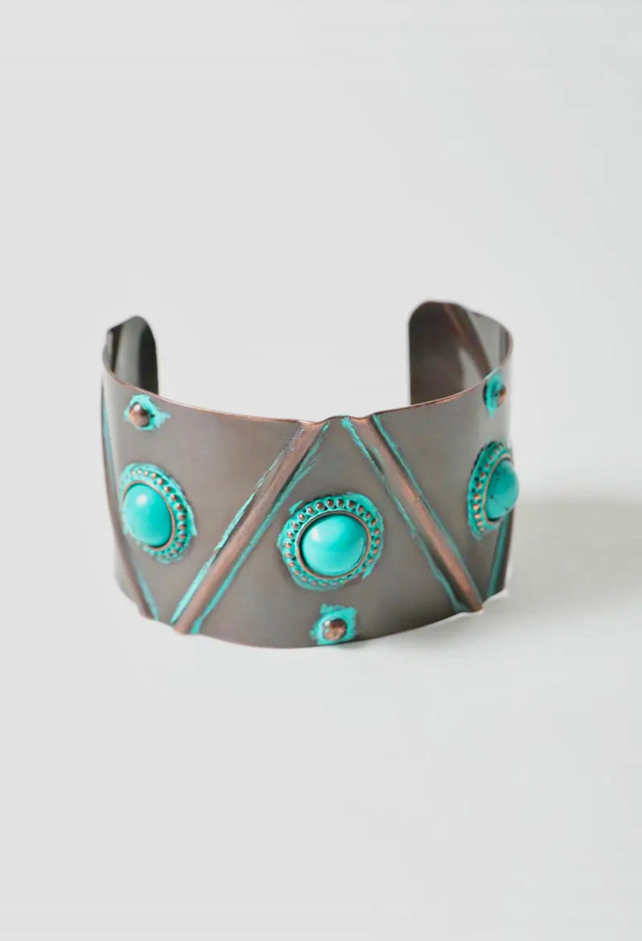 Artisan-Crafted Turquoise Cuff